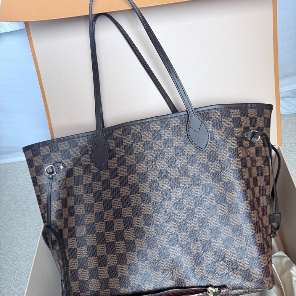 Louis Vuitton Neverfull MM Tote - Damier Ebene + Cherry with original packaging - Picture 8 of 16